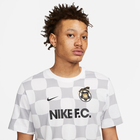 T-shirt Nike F.C. graphic blanc gris