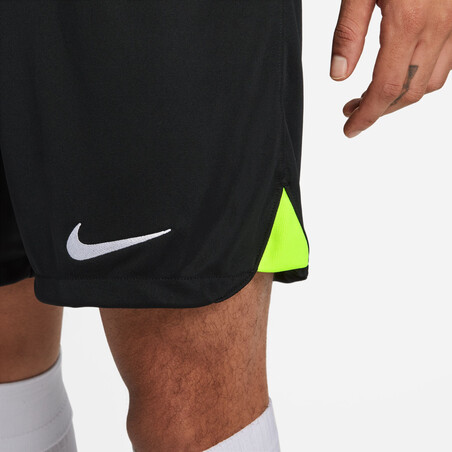 Short Tottenham domicile 2022/23
