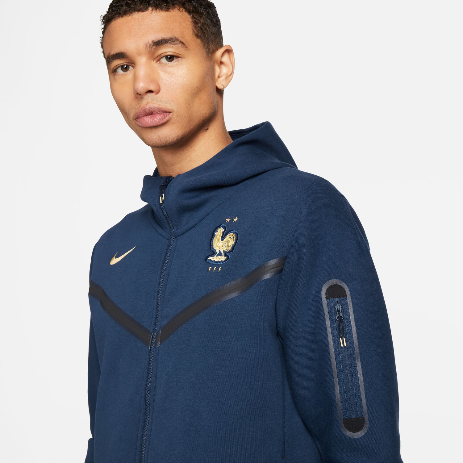 Veste survêtement Equipe de France Tech Fleece bleu or 2022 sur Foot.fr