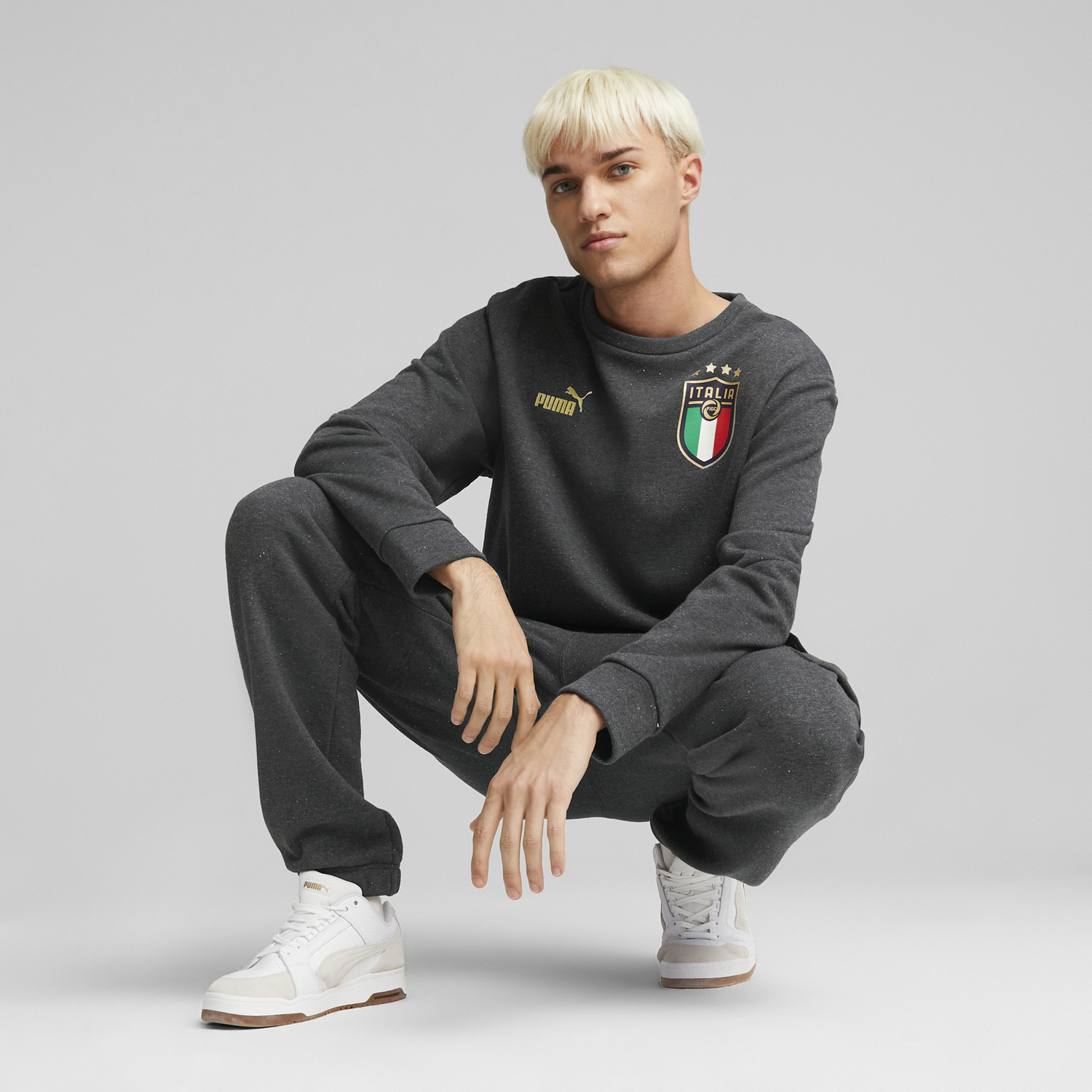 Pantalon surv tement cargo Italie Culture gris 2022 sur Foot