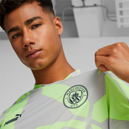 Maillot avant match Manchester City gris jaune 2022/23