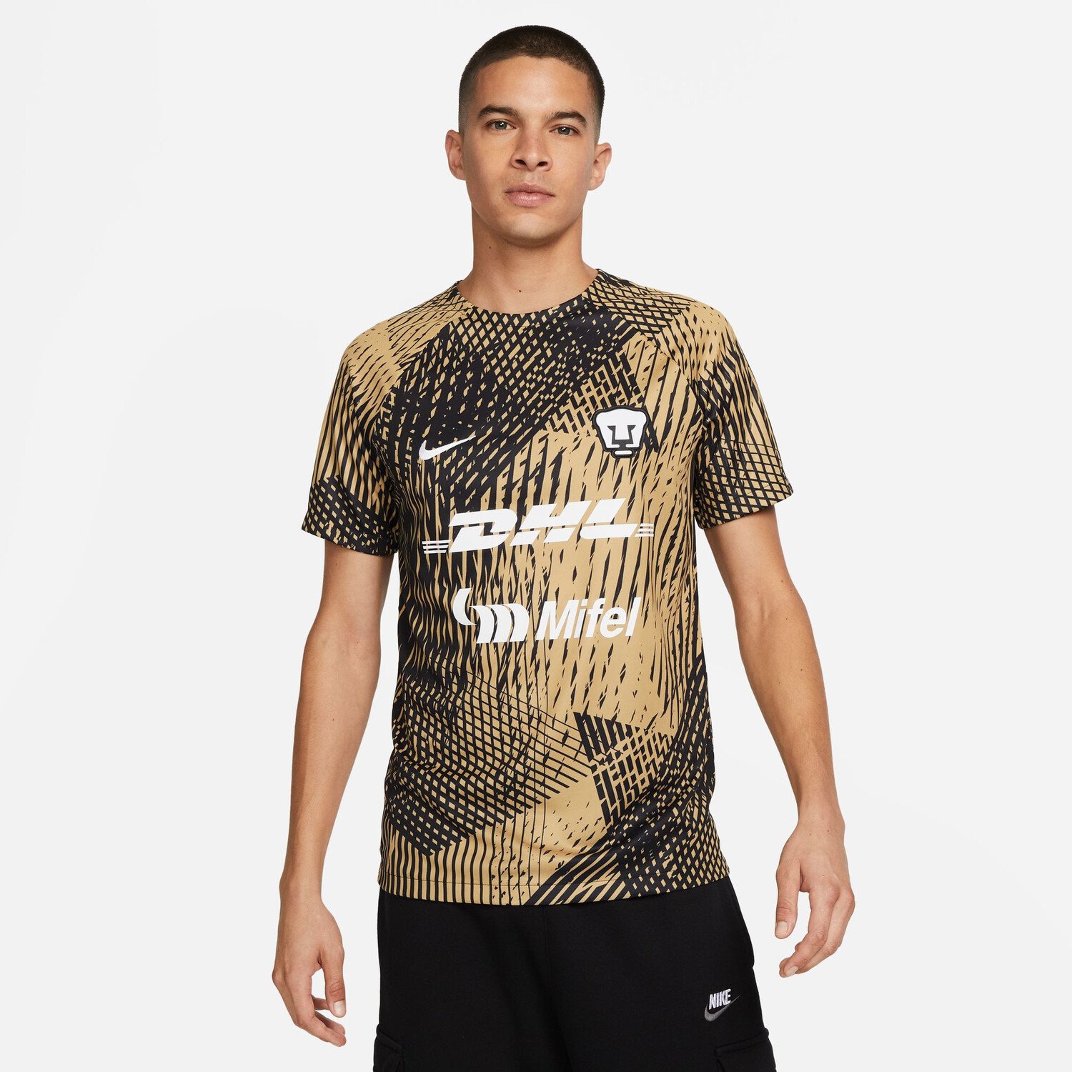Maillot avant match Pumas noir or 2023 24 sur Foot