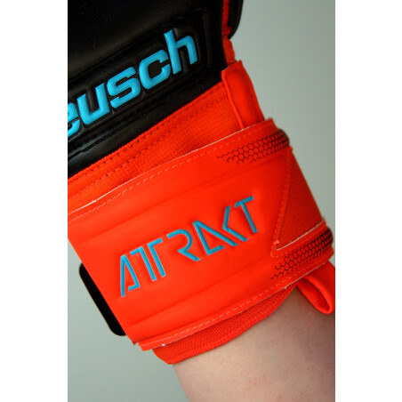 Gants gardien Reusch Attrakt Freegel Gold Finger Support rouge noir
