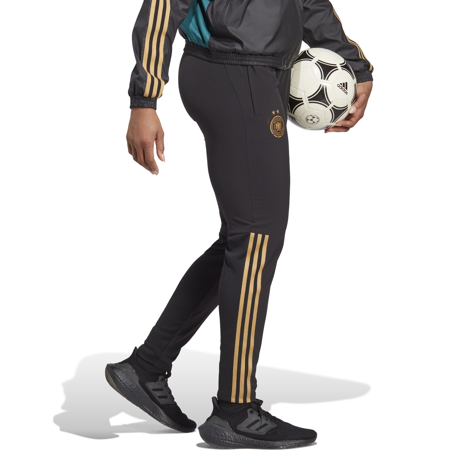 Pantalon surv tement Femme Allemagne Woven noir 2023 sur Foot