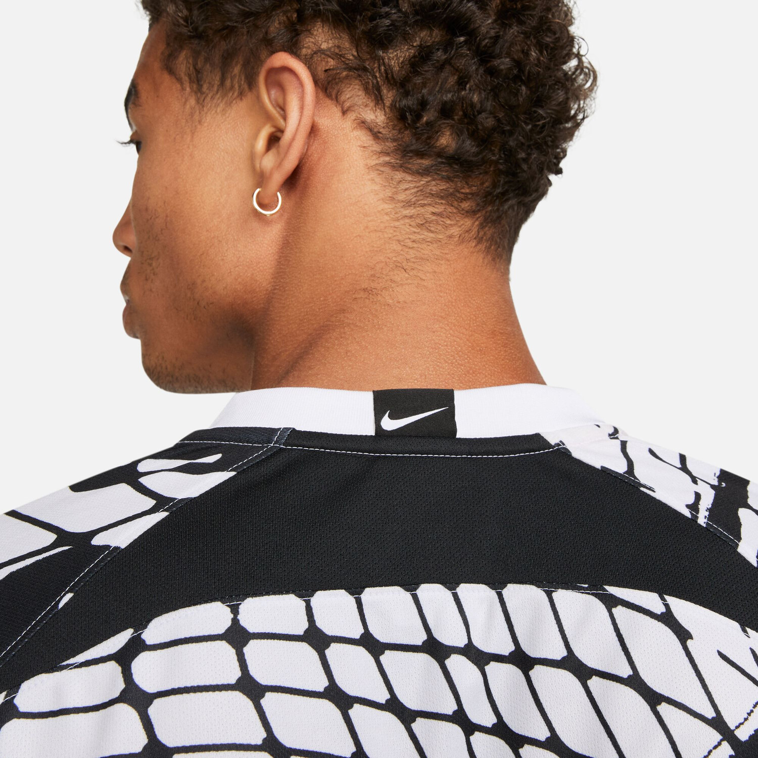 Maillot Nike F C Noir Blanc Sur Foot fr maillot-nike-f-c-noir-blanc-sur-foot-fr