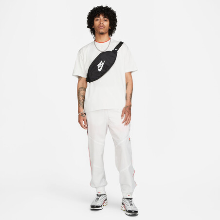 Pantalon surv tement Nike Air woven blanc rouge sur Foot