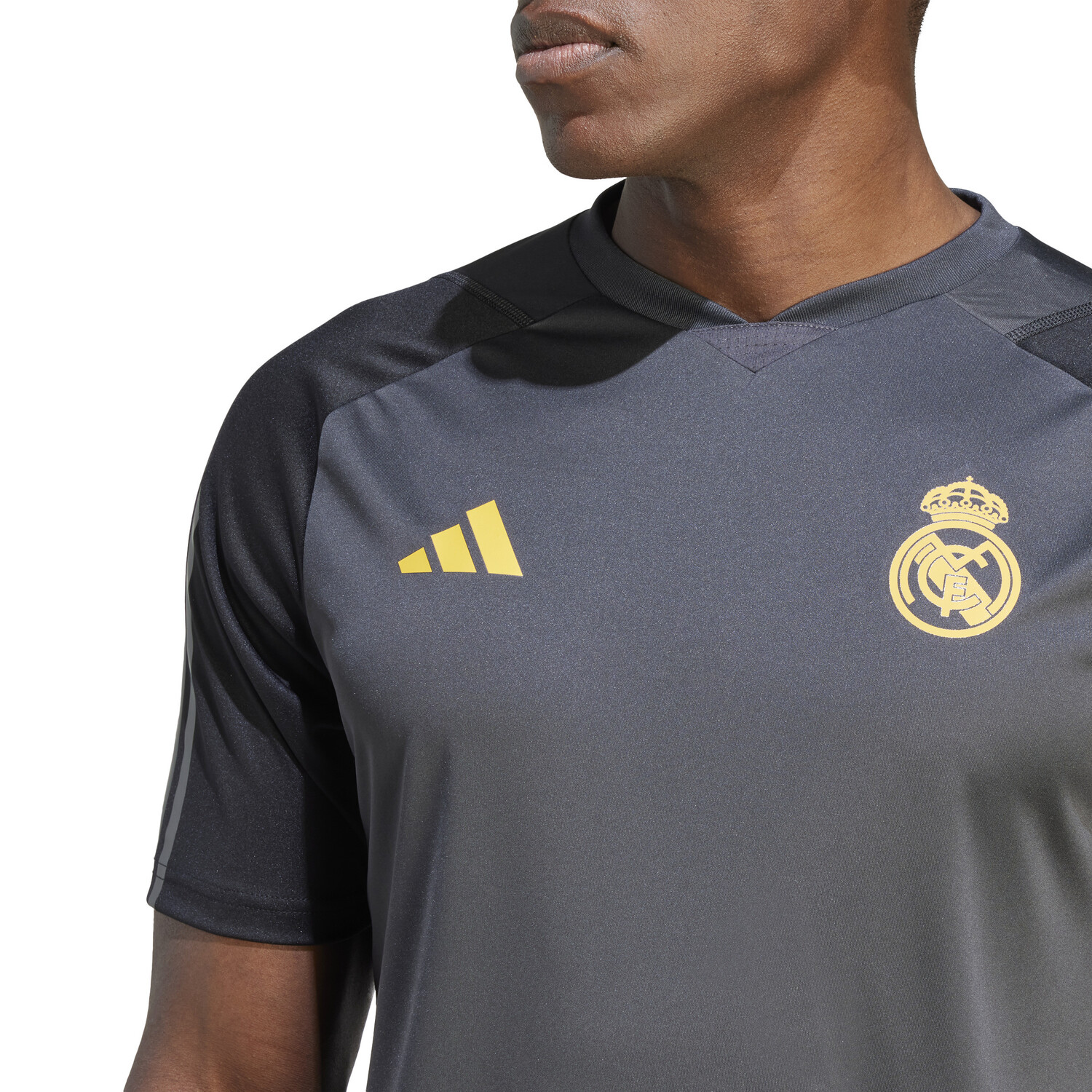 Maillot entra nement Real Madrid gris jaune 2023 24