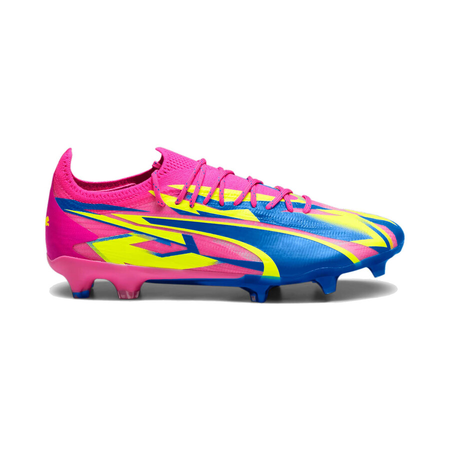 chaussure de foot puma rose et bleu