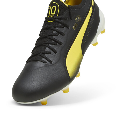 Puma King Ultimate Pele Edition FG/AG noir jaune