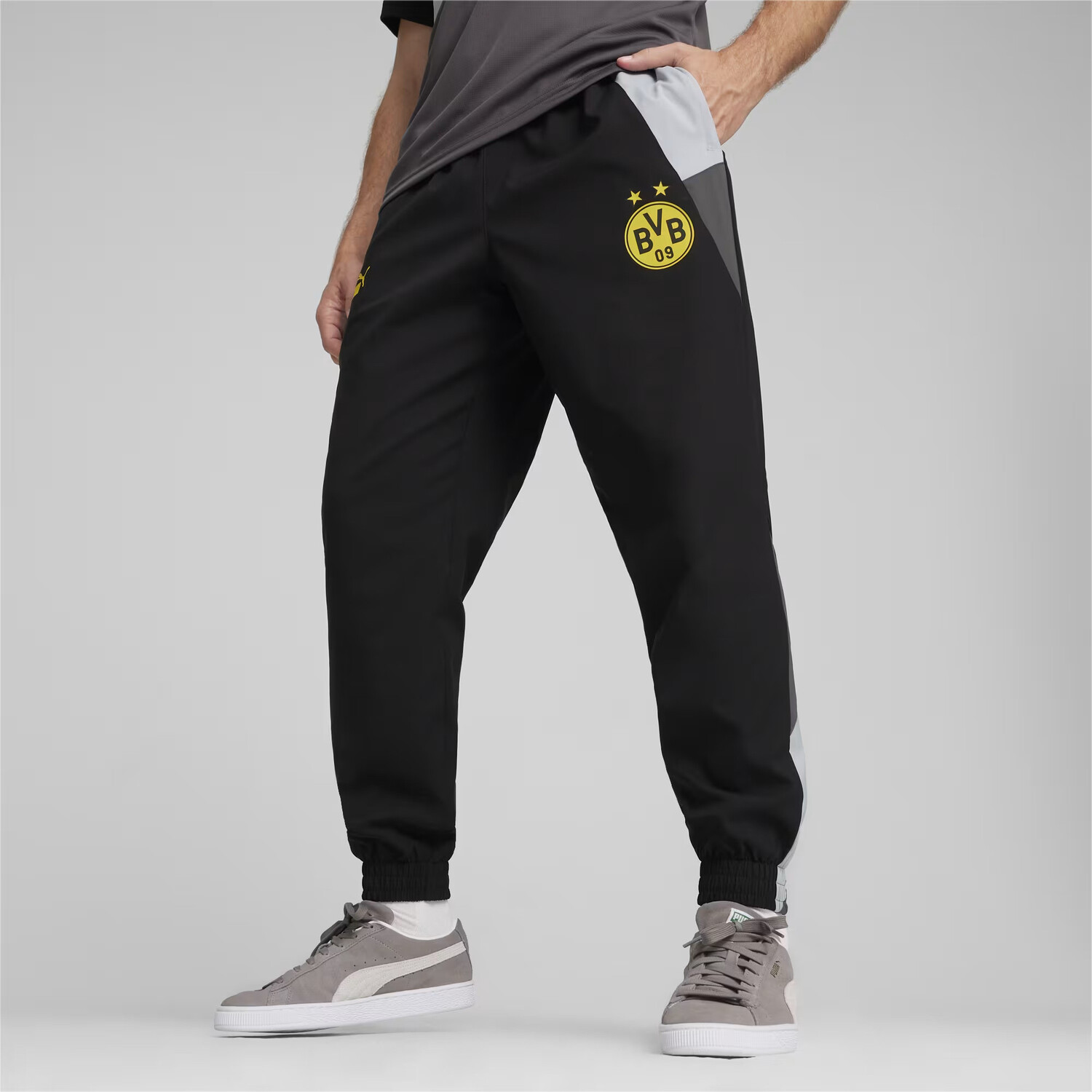 Pantalon survetement Dortmund Woven noir gris 2023 24 sur Foot