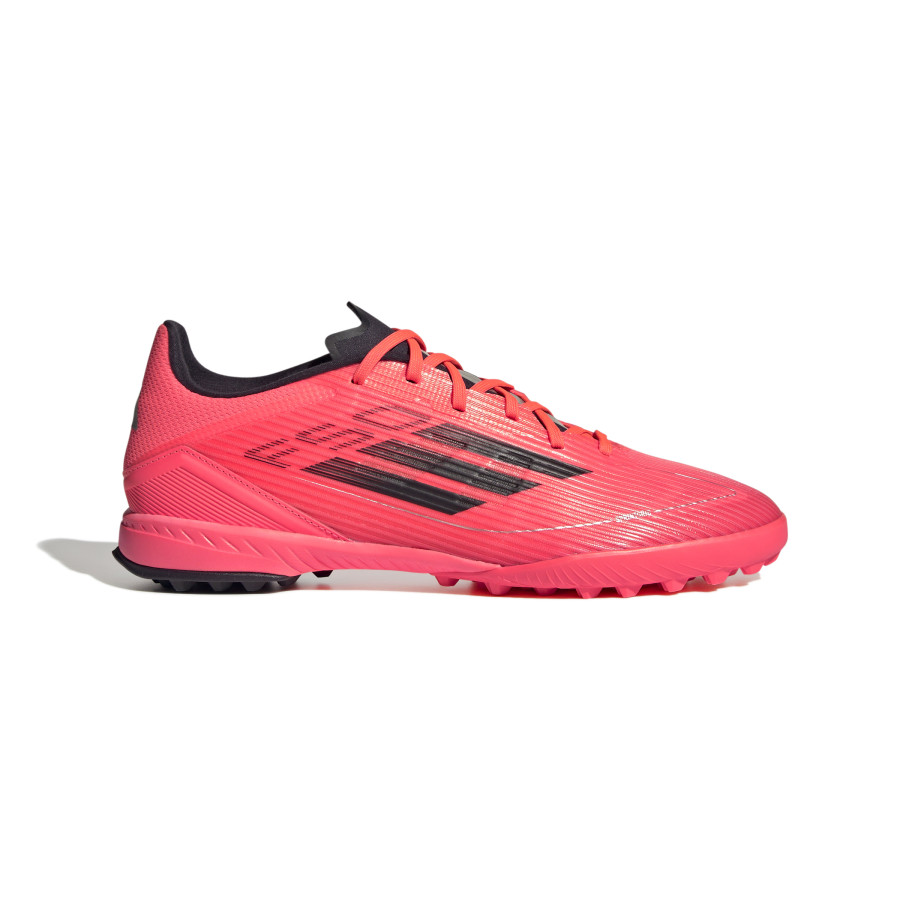 Chaussure de foot adidas f50 sale