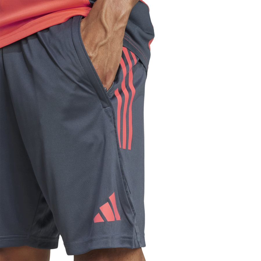 Short entraînement Bayern Munich gris rouge
