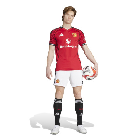 Short Manchester United domicile 2025/26