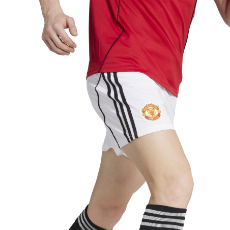 Short Manchester United domicile 2025/26