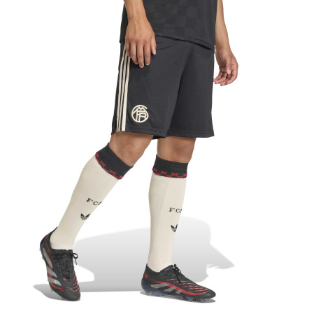 Short Bayern Munich third 2025/26