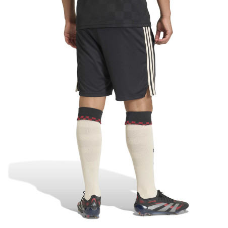Short Bayern Munich third 2025/26