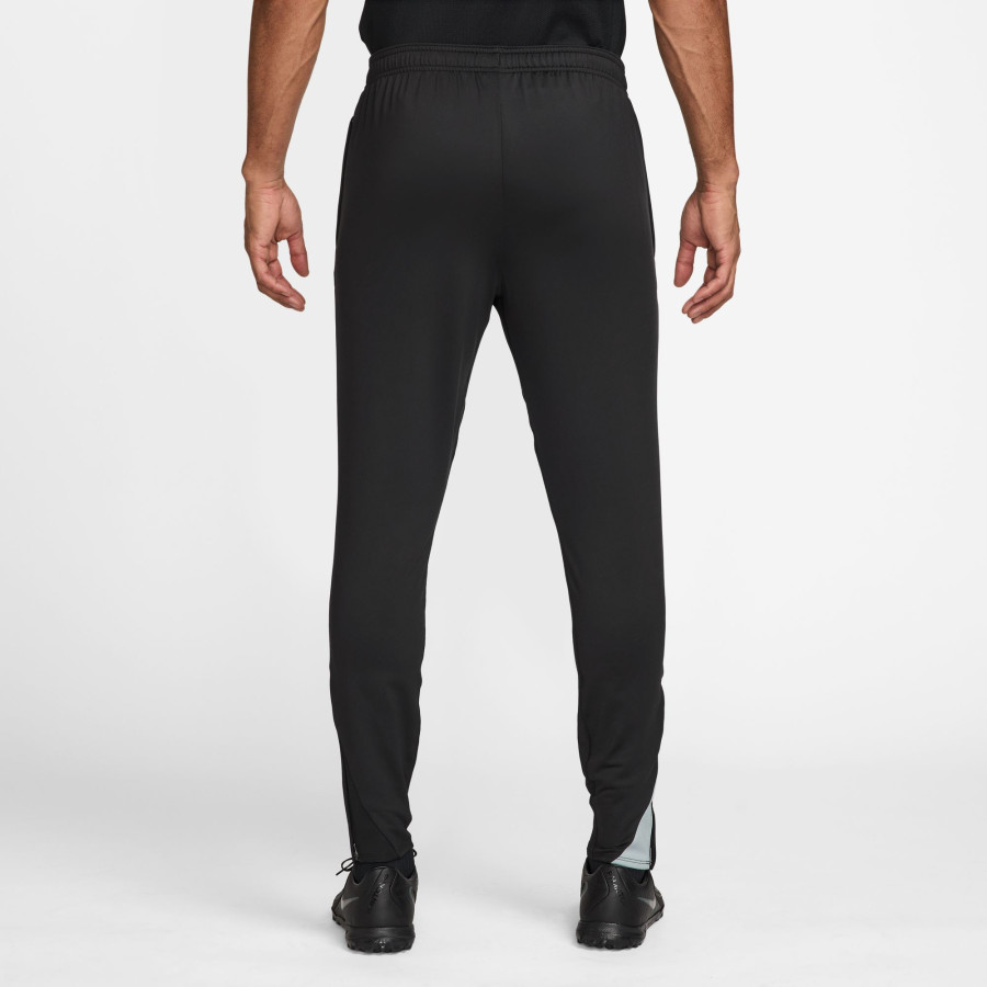 Pantalon survêtement Chelsea Strike noir