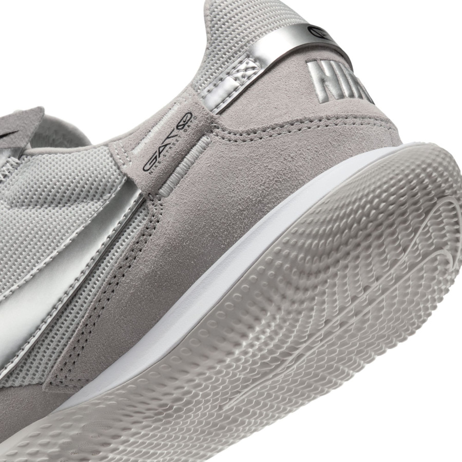 Nike StreetGato gris