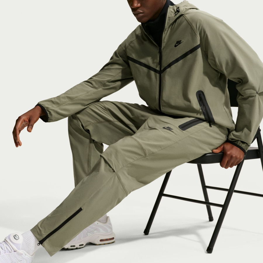 Pantalon survêtement Nike Tech Woven vert