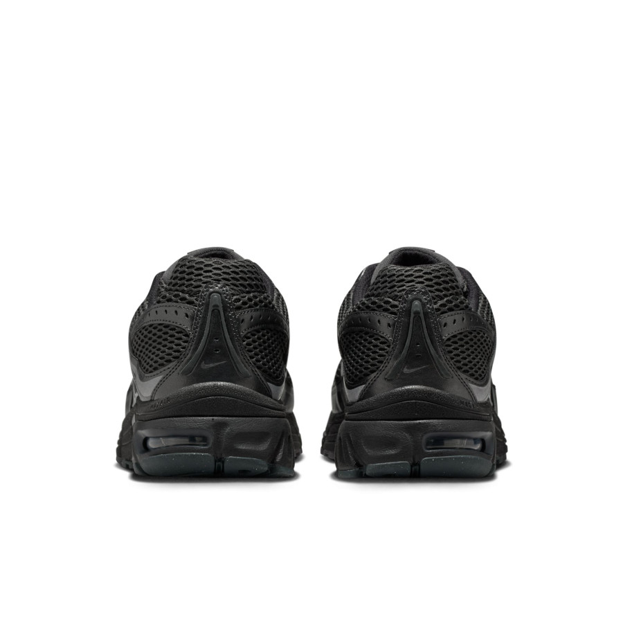 NIKE AIR MAX MOTO 2K