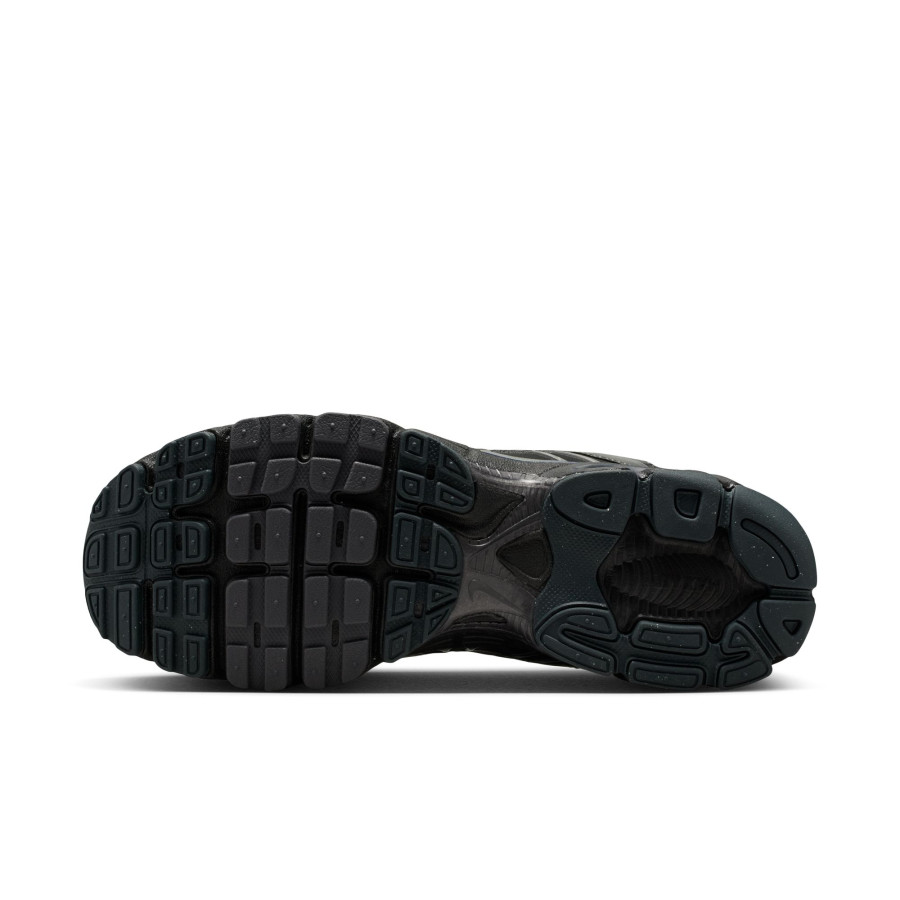 NIKE AIR MAX MOTO 2K