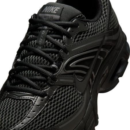 NIKE AIR MAX MOTO 2K