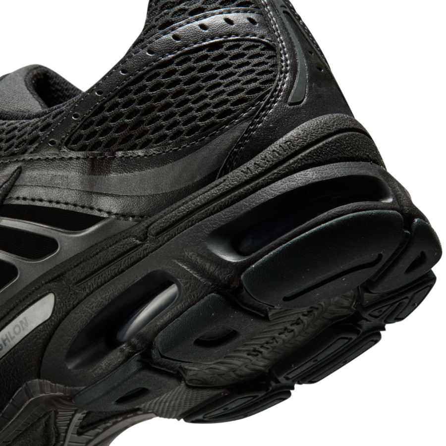 NIKE AIR MAX MOTO 2K