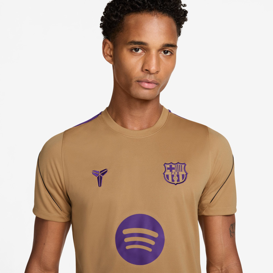 FCB M NK DF STRK SS TOP K AW