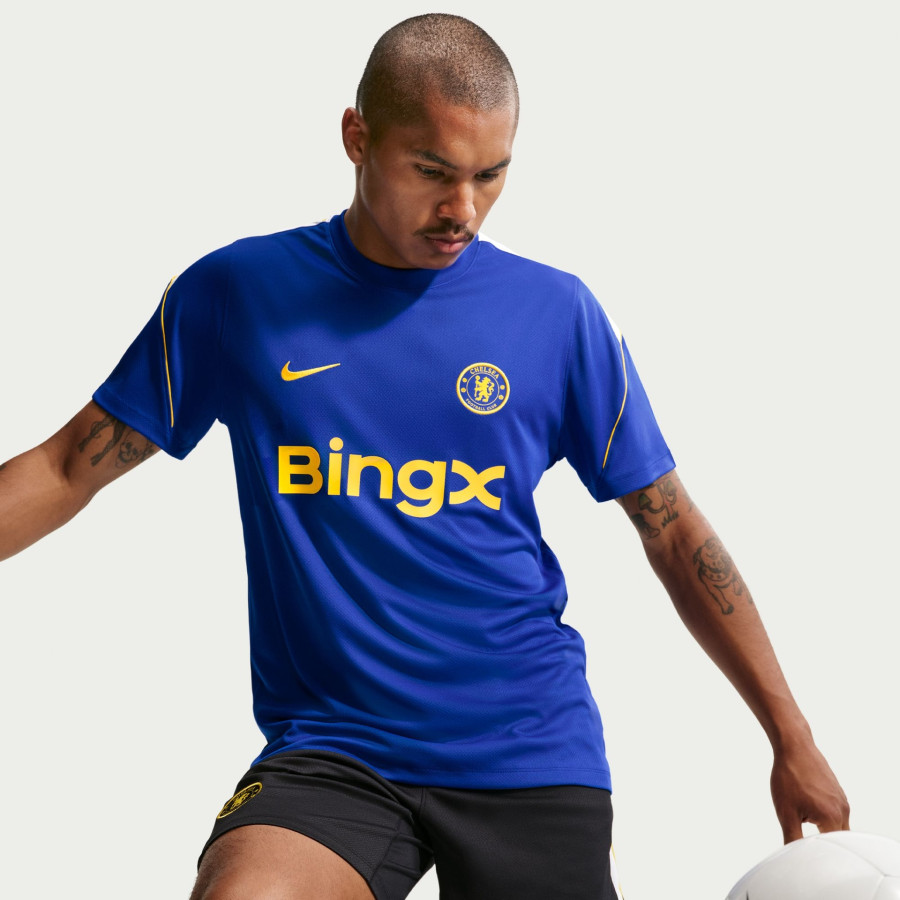 Maillot entraînement Chelsea Strike bleu jaune