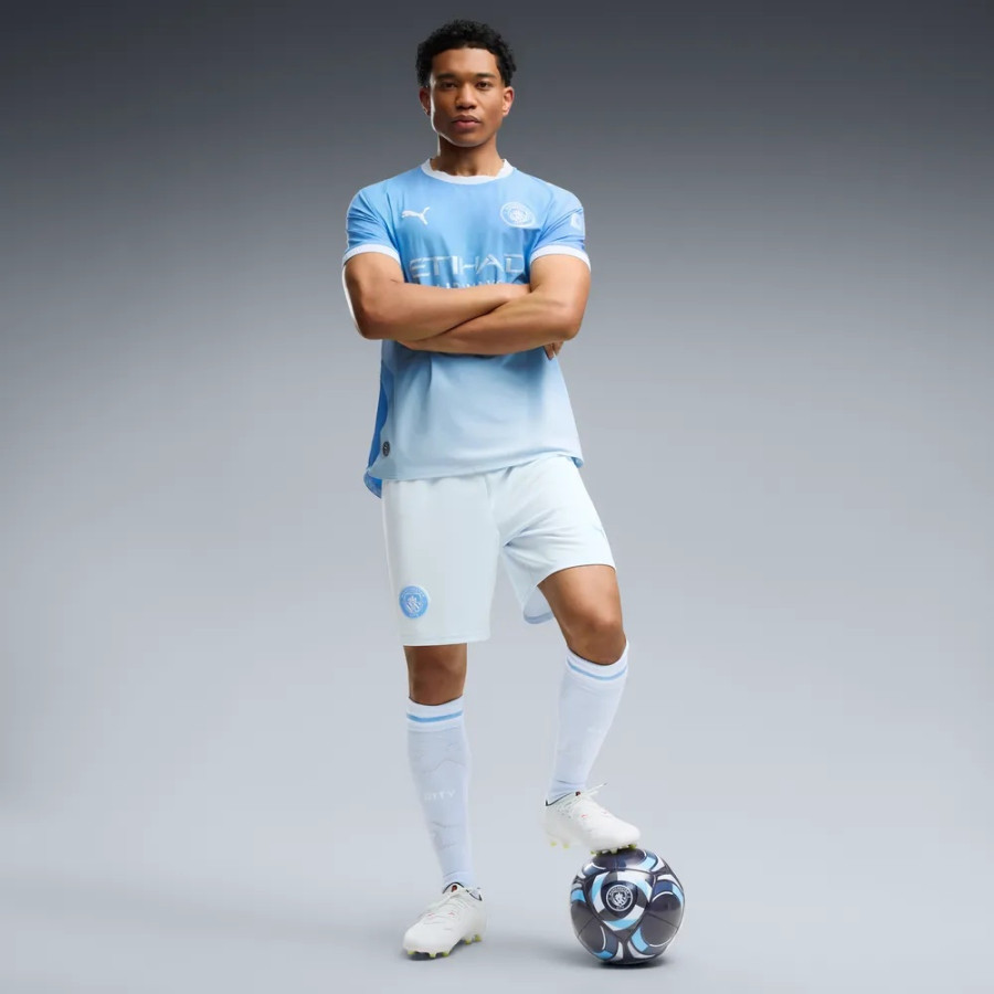 Short Manchester City domicile 2026/27