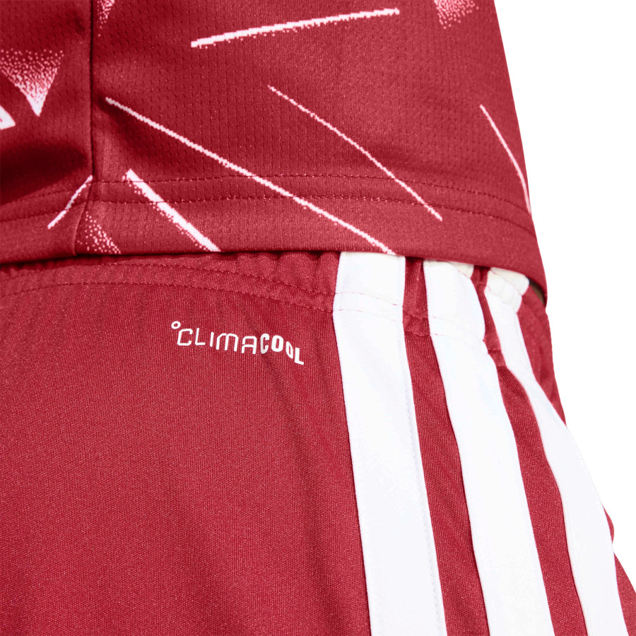 Short Liverpool domicile 2026/27