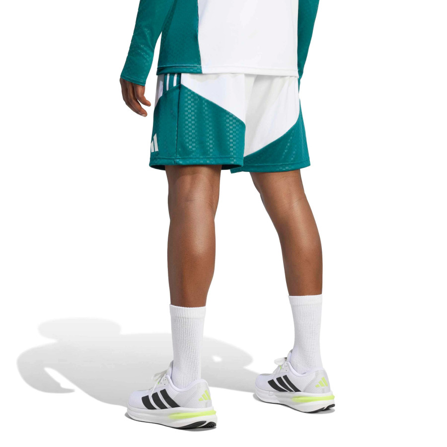 Short entraînement Real Madrid blanc vert