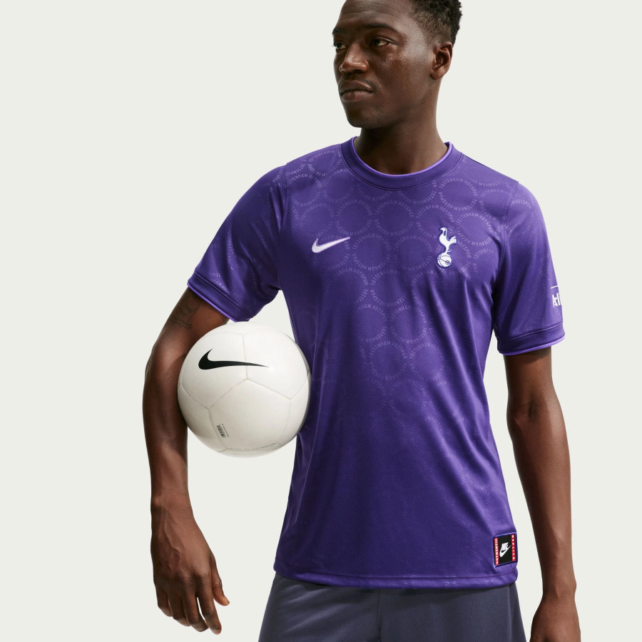 Maillot avant match Tottenham violet