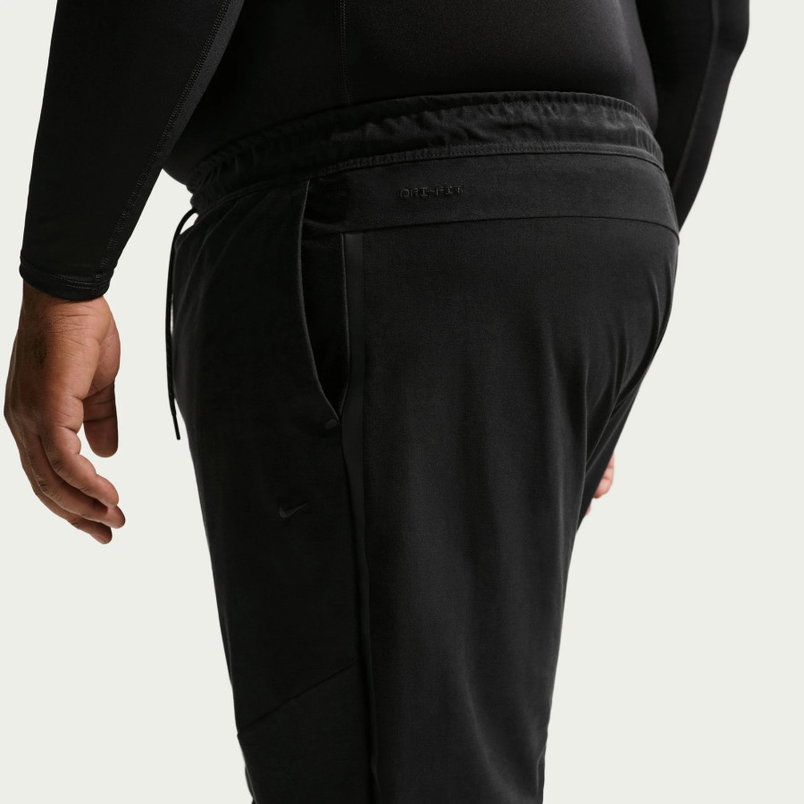 Pantalon survêtement Nike Tech Shori noir