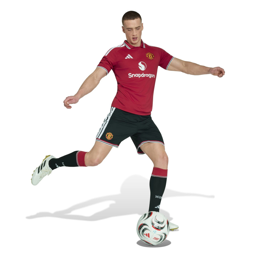 Short Manchester United domicile 2026/27