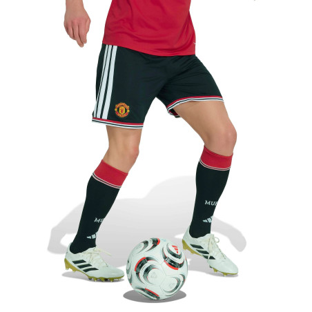 Short Manchester United domicile 2026/27