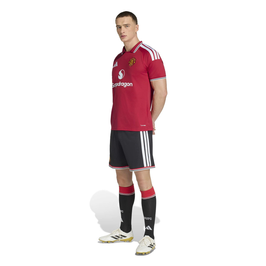 Short Manchester United domicile 2026/27