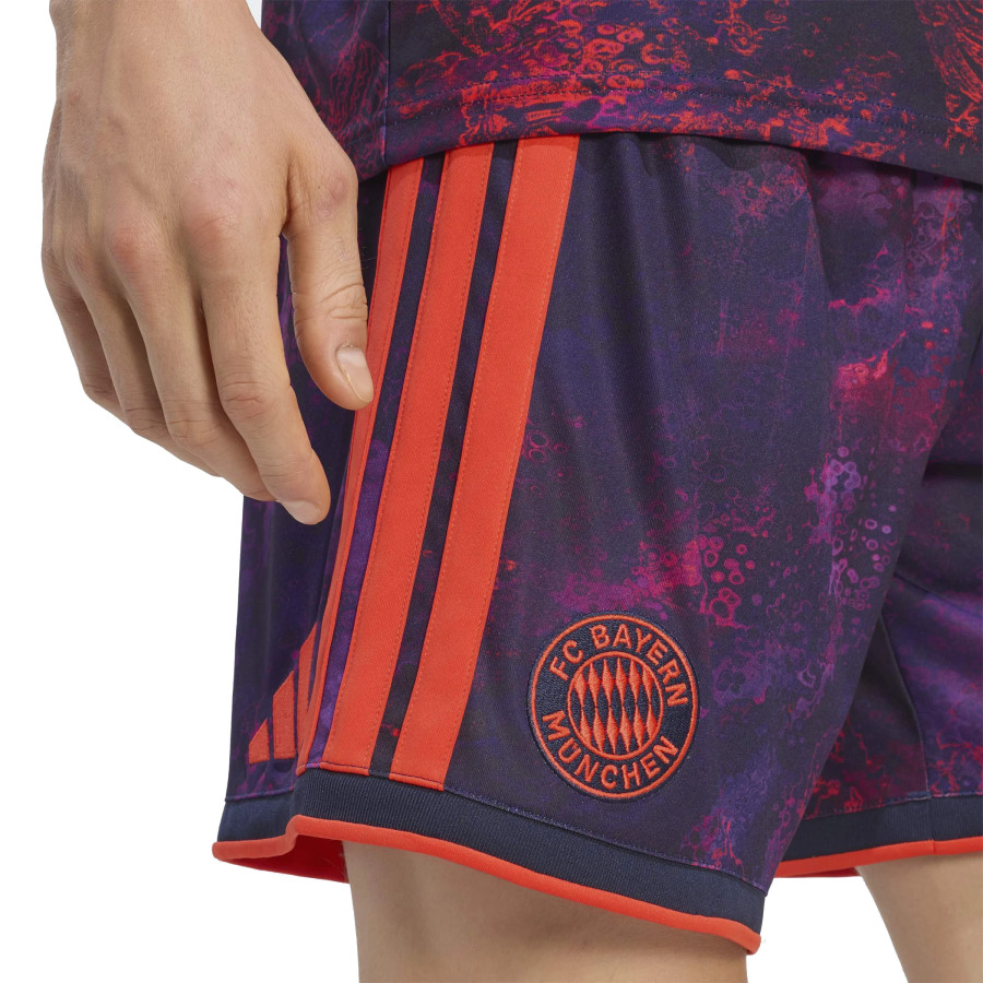 Short Bayern Munich third 2026/27