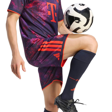 Short Bayern Munich third 2026/27