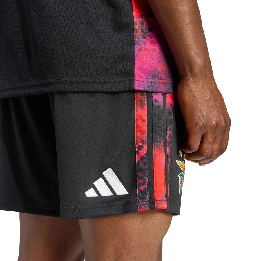 Short Benfica third 2026/27