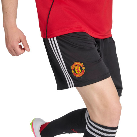 Short Manchester United domicile 2025/26