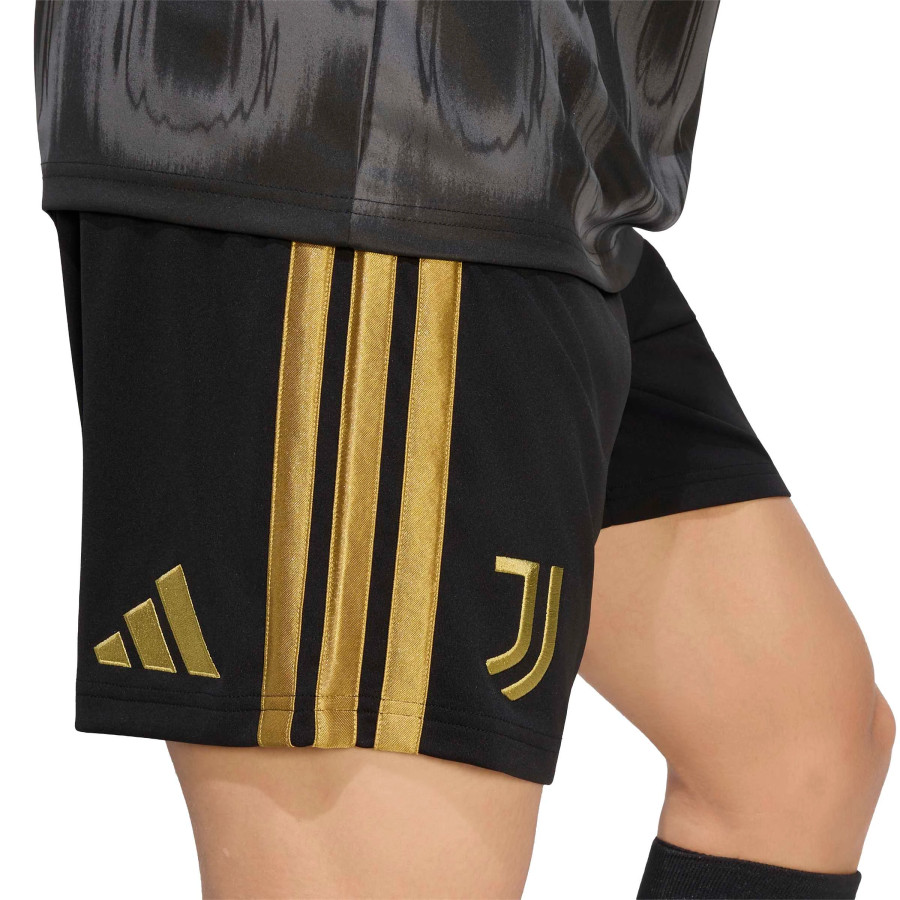Short Juventus third 2026/27