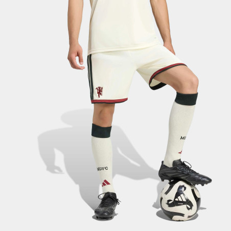 Short Manchester United third 2026/27