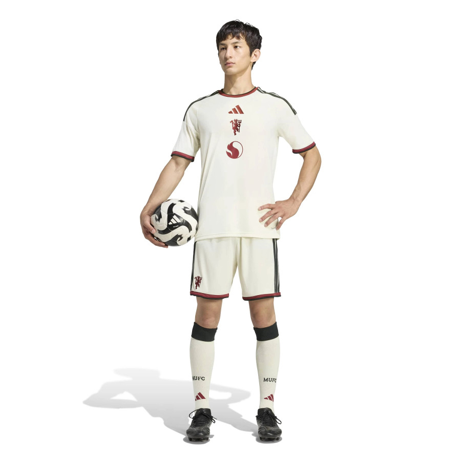 Short Manchester United third 2026/27