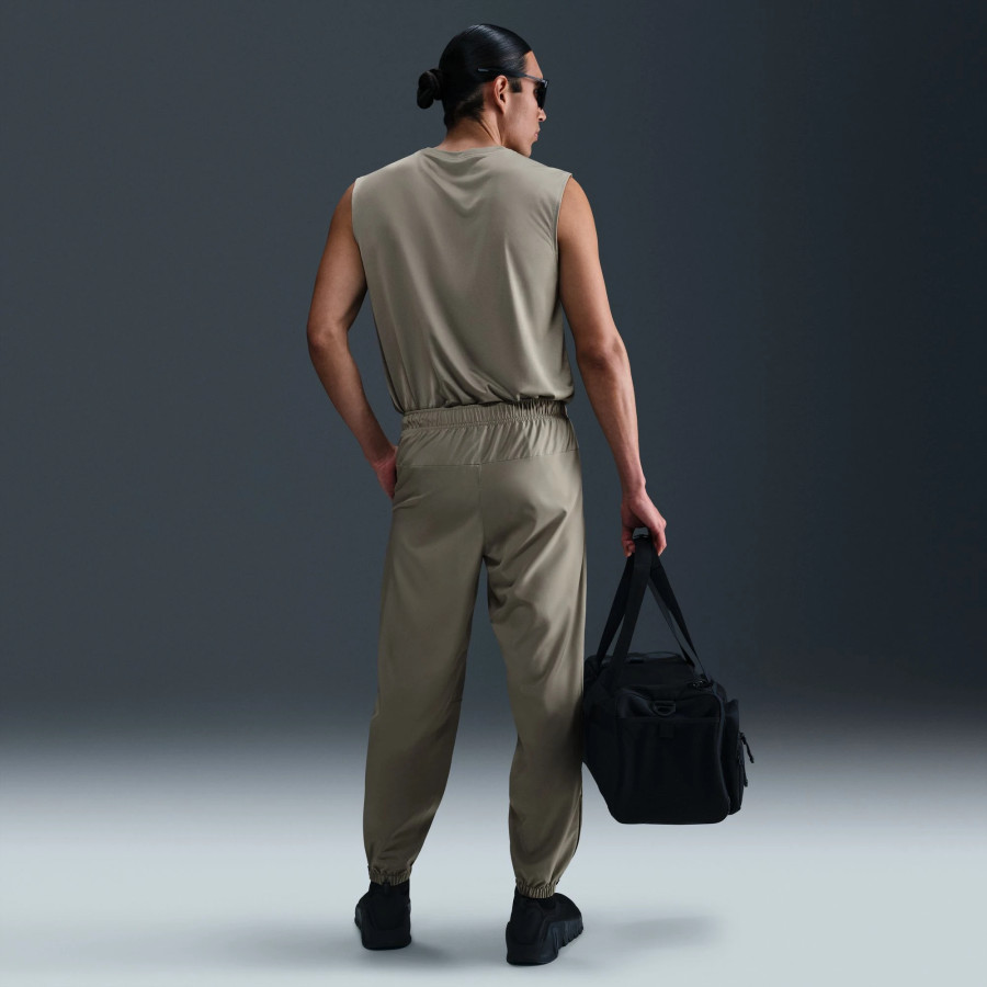 Pantalon survêtement Nike Form vert