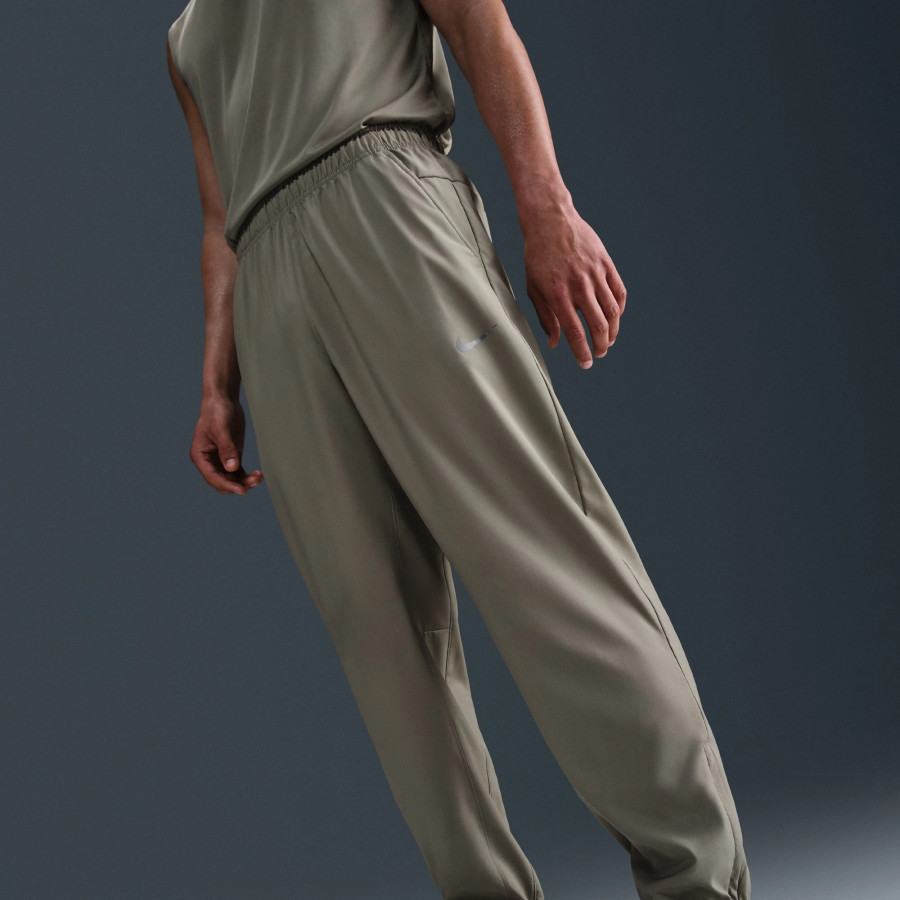 Pantalon survêtement Nike Form vert