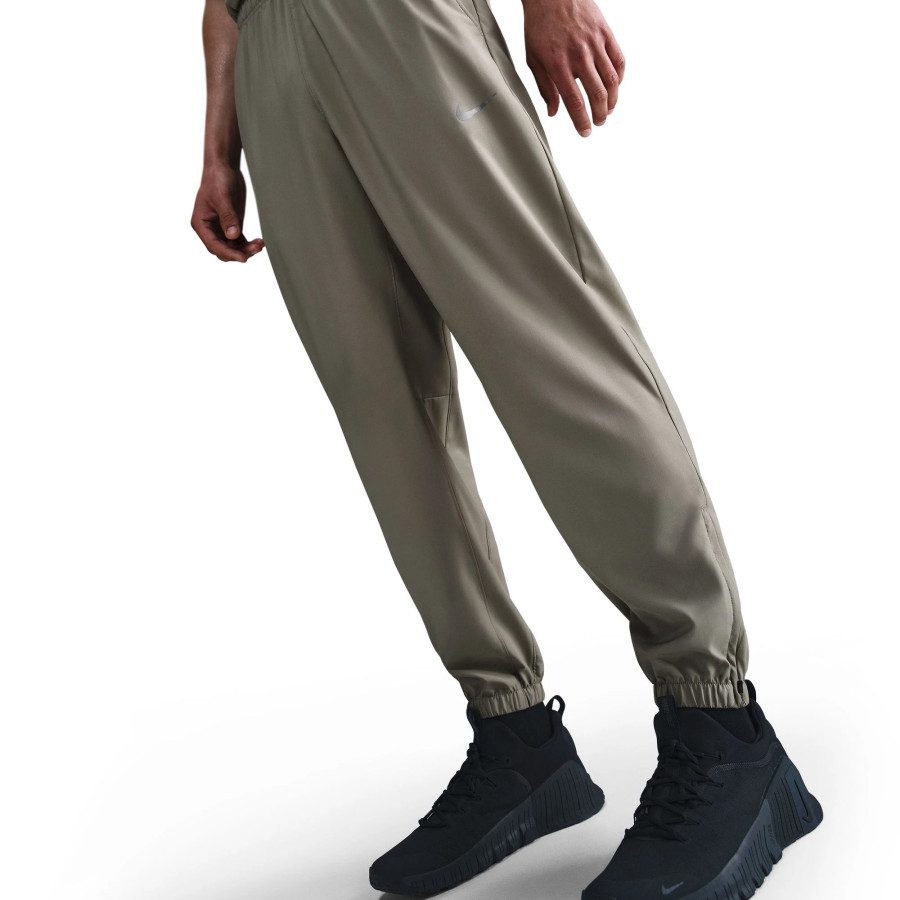 Pantalon survêtement Nike Form vert
