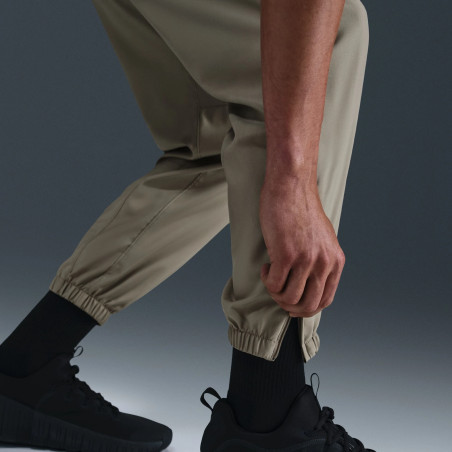 Pantalon survêtement Nike Form vert