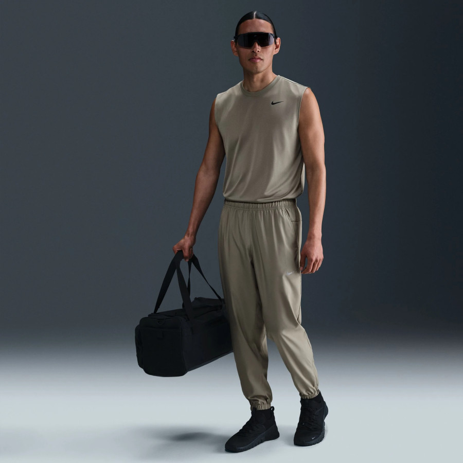 Pantalon survêtement Nike Form vert