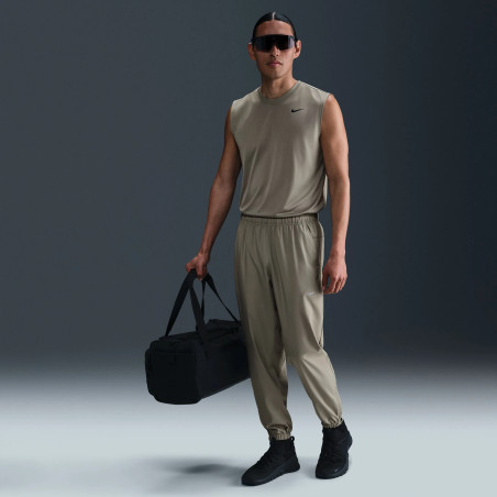 Pantalon survêtement Nike Form vert